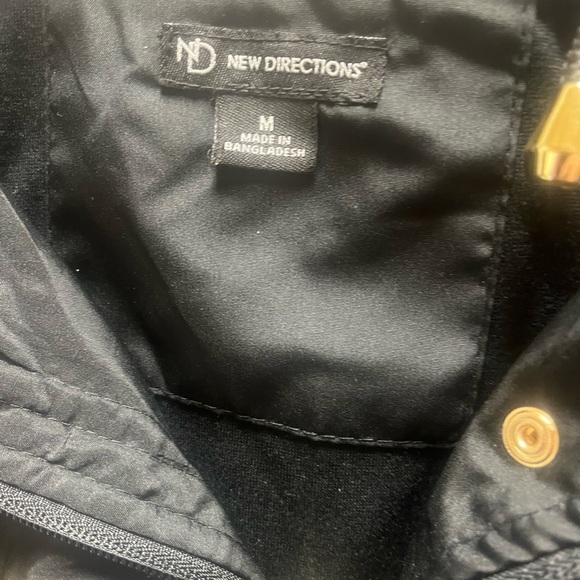 Ladies new direction jacket with zip out hood. - Picture 5 of 5